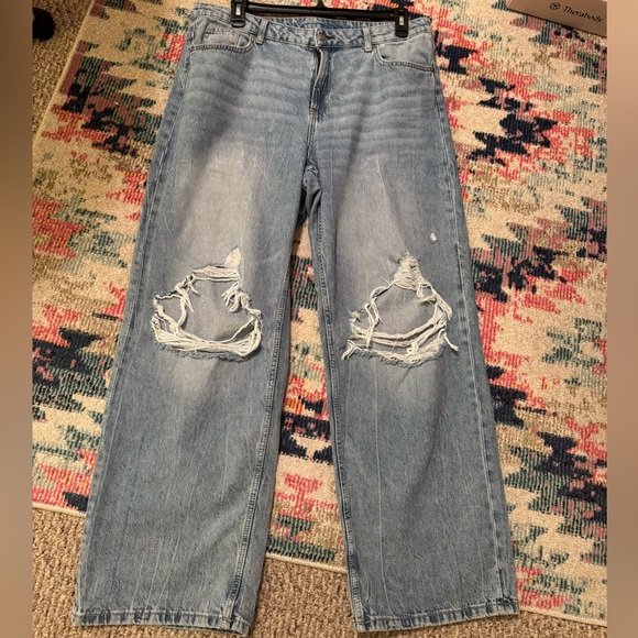 H&M Denim - H&M Divided Distressed Jeans (16)